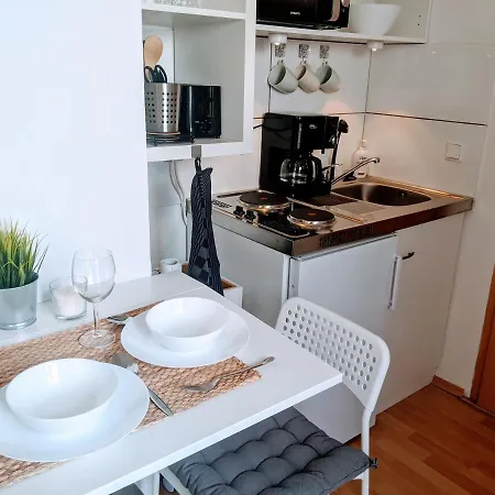 Apartment Lenastay L Tiny - Innenstadt *